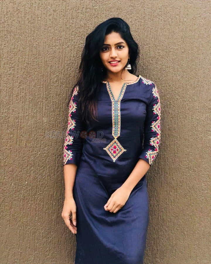 Telugu Actress Eesha Rebba New Photos