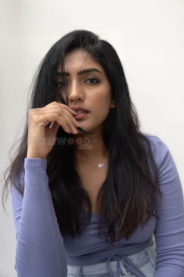 Telugu Actress Eesha Rebba New Sexy Pictures 15