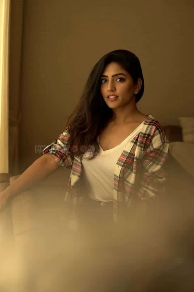 Telugu Actress Eesha Rebba New Sexy Pictures 21