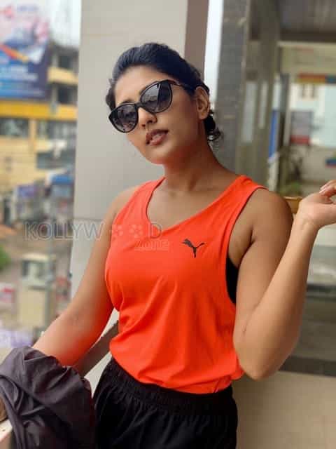 Telugu Heroine Eesha Rebba Lockdown Photos