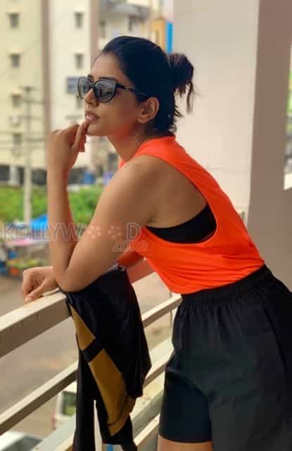 Telugu Heroine Eesha Rebba Lockdown Photos