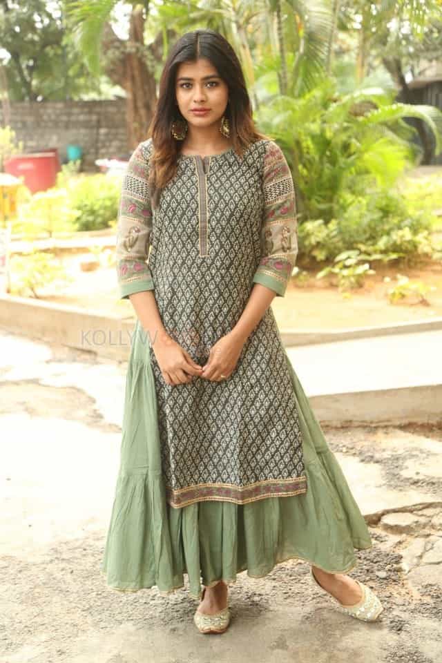 Telugu Movie Actress Hebah Patel Pictures