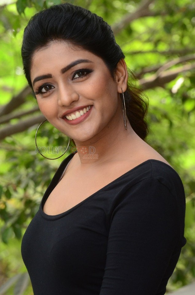 Tollywood Heroine Eesha Rebba in a Black Top Photos 08