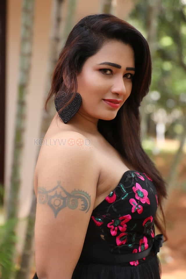 Tollywood Model Sanjana Naidu Latest Photoshoot Pictures