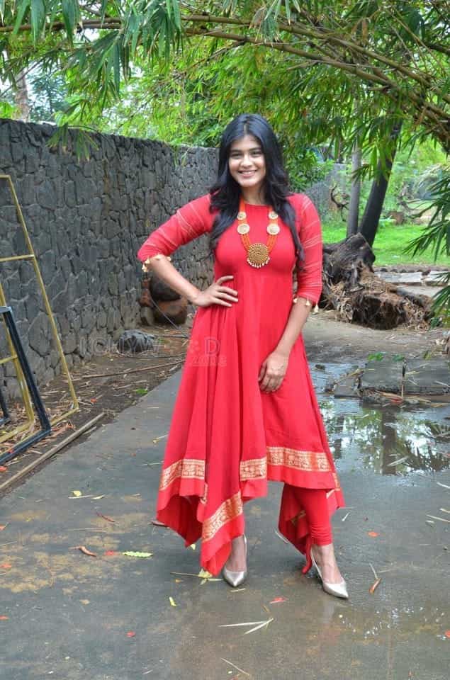 Vinnaithandi Vantha Angel Movie Heroine Hebah Patel Photos