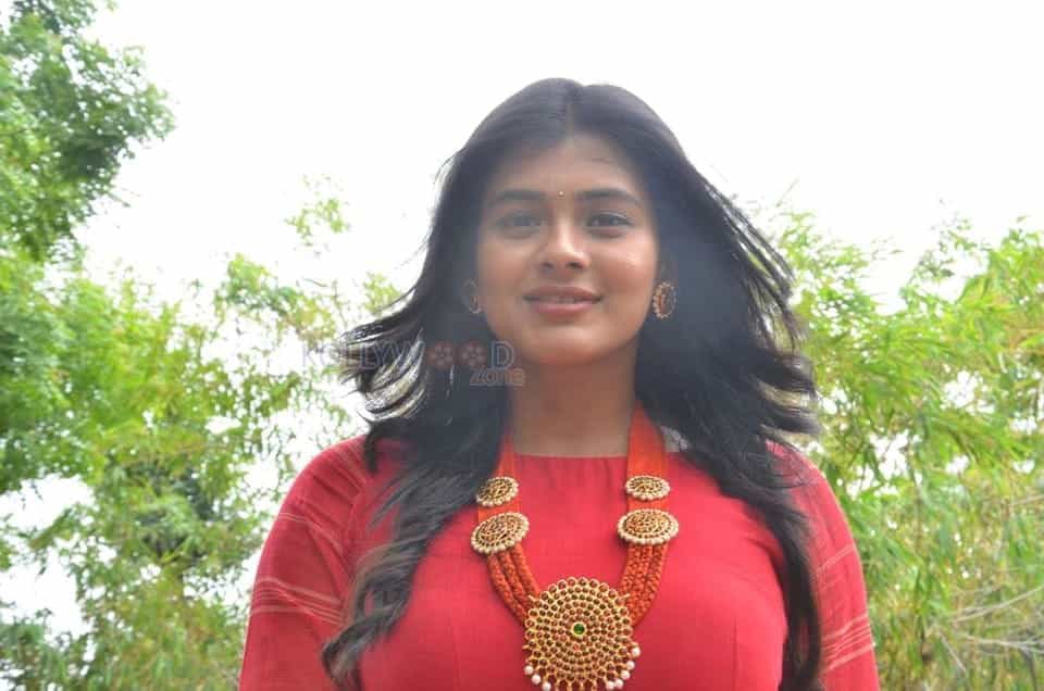 Vinnaithandi Vantha Angel Movie Heroine Hebah Patel Photos