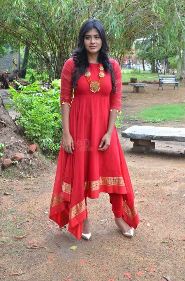 Vinnaithandi Vantha Angel Movie Heroine Hebah Patel Photos