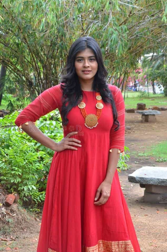 Vinnaithandi Vantha Angel Movie Heroine Hebah Patel Photos