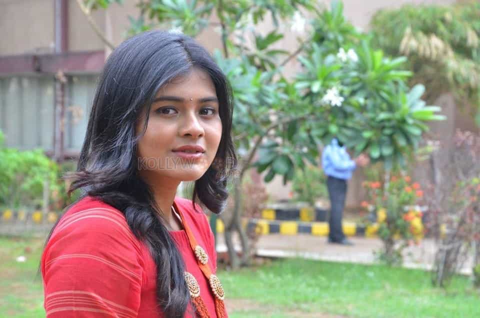 Vinnaithandi Vantha Angel Movie Heroine Hebah Patel Photos