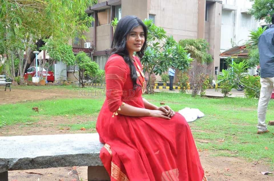 Vinnaithandi Vantha Angel Movie Heroine Hebah Patel Photos