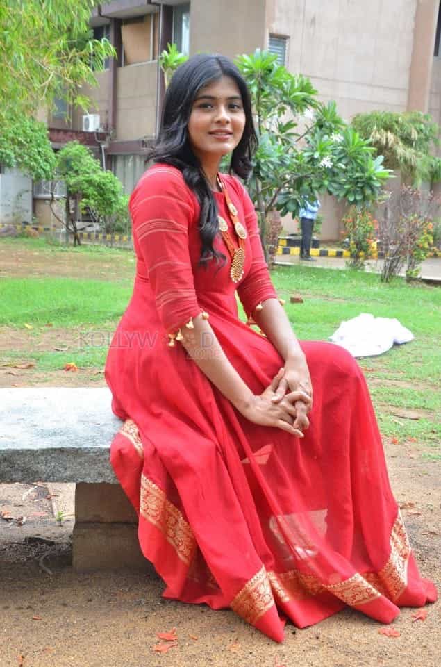 Vinnaithandi Vantha Angel Movie Heroine Hebah Patel Photos