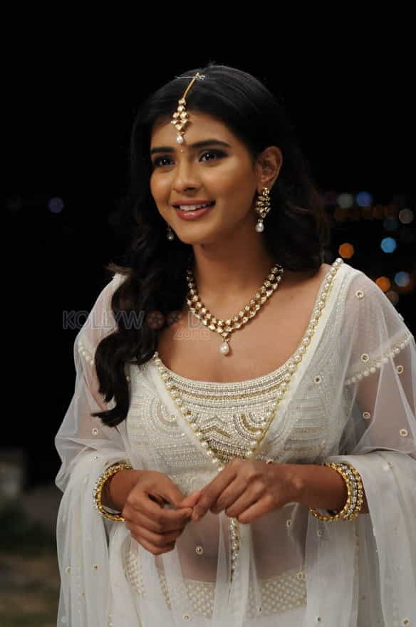 Vinnaithandi Vantha Angel Movie Heroine Hebah Patel Pictures