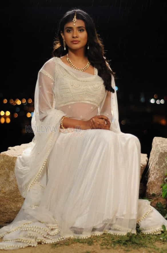 Vinnaithandi Vantha Angel Movie Heroine Hebah Patel Pictures