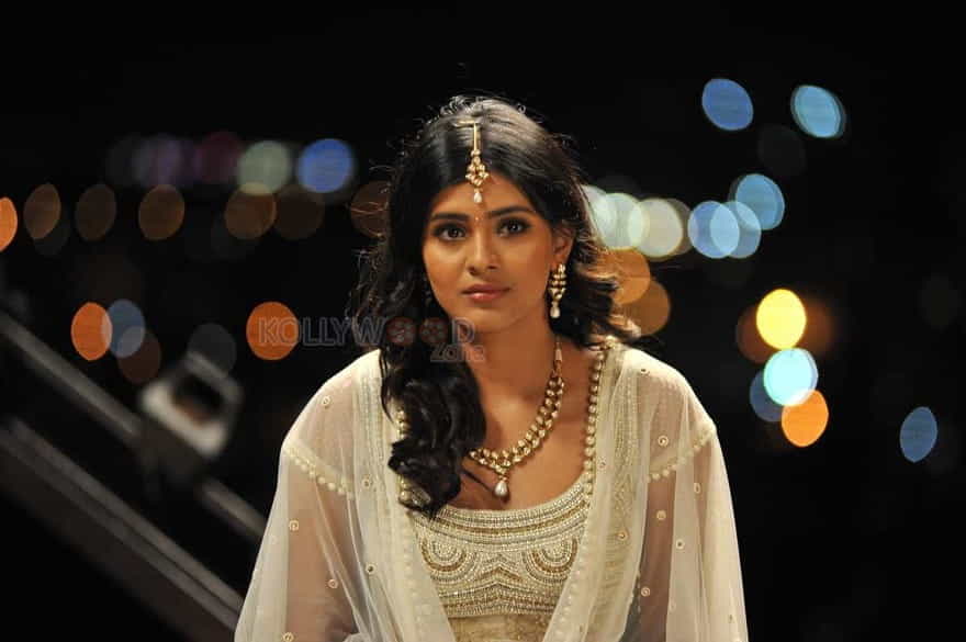 Vinnaithandi Vantha Angel Movie Heroine Hebah Patel Pictures