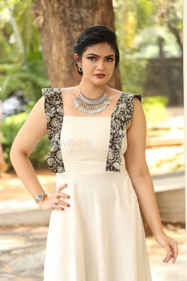 Actress Kalpika Ganesh At Eakam Teaser Launch Photos