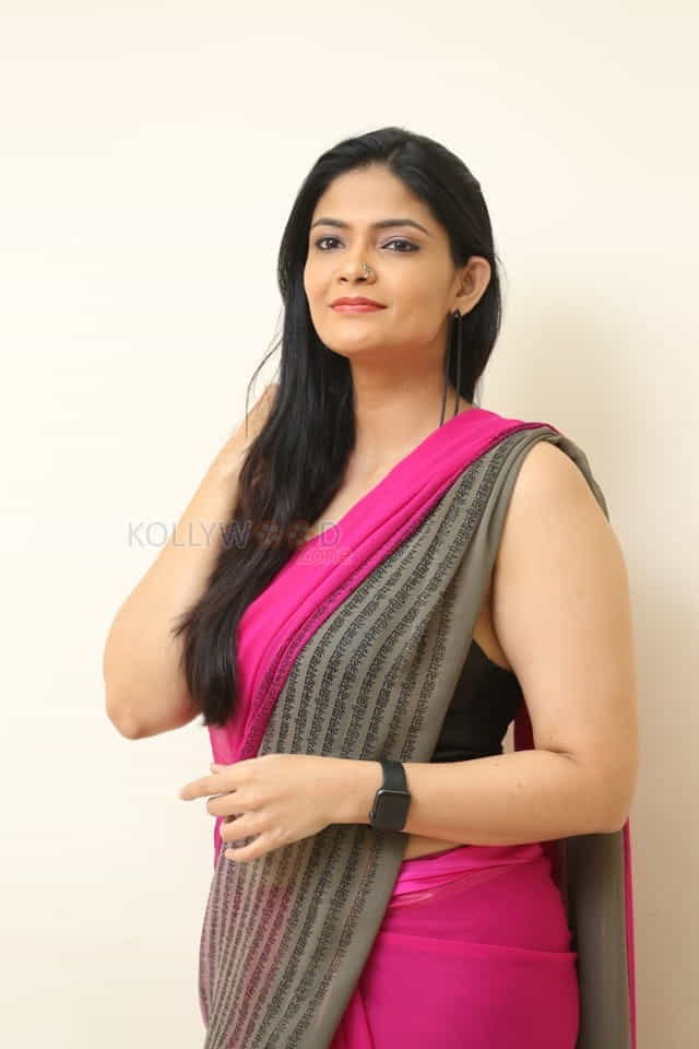 Actress Kalpika Ganesh Interview Photos