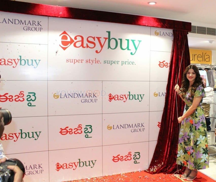 Actress Mehreen Pirzada Launches Th Store Of Easybuy In Hyderabad Photos