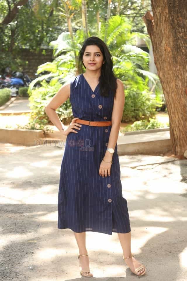 Actress Pavani Gangireddy At Maathrame Chepta Success Meet Photos