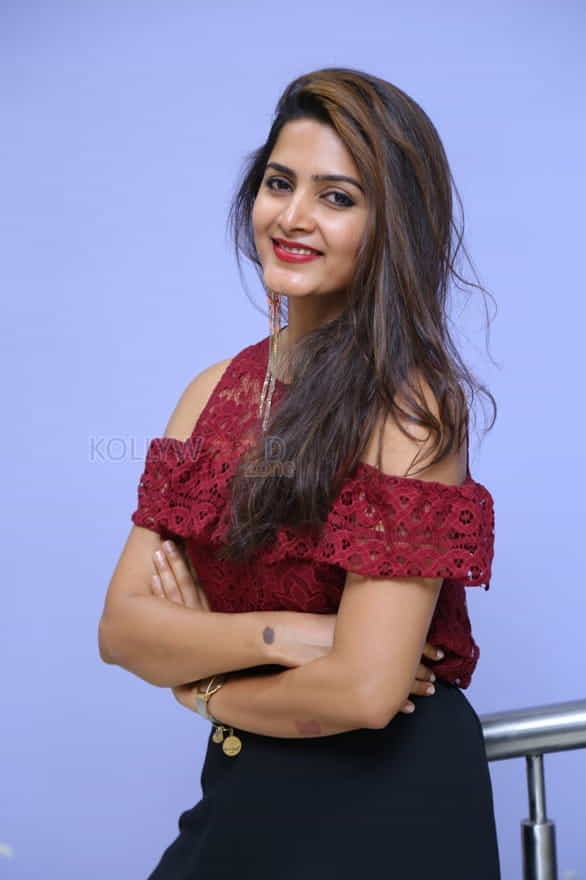 Actress Pavani Gangireddy New Photos