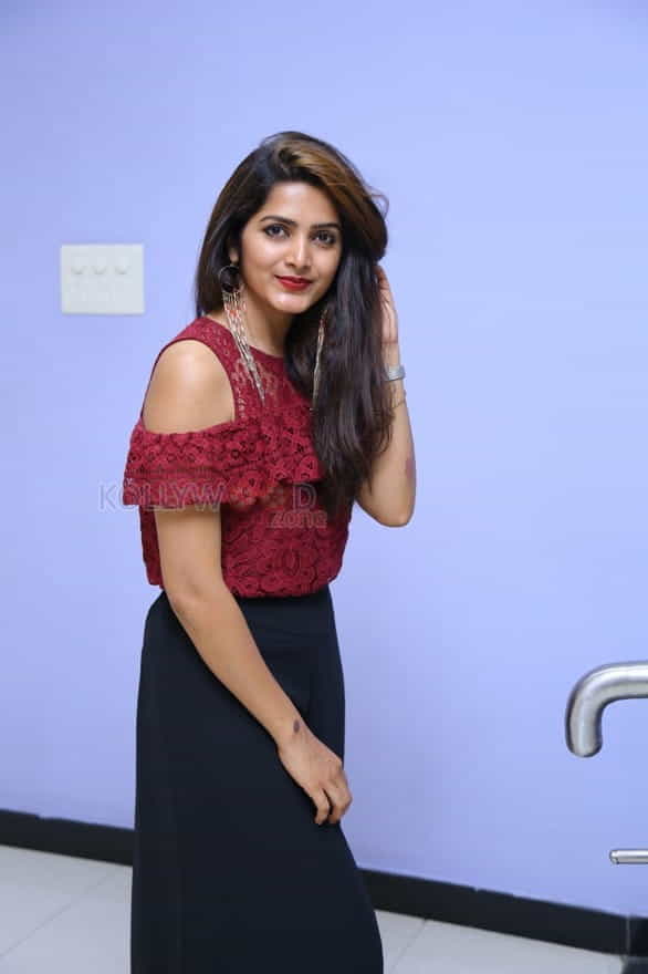 Actress Pavani Gangireddy New Photos