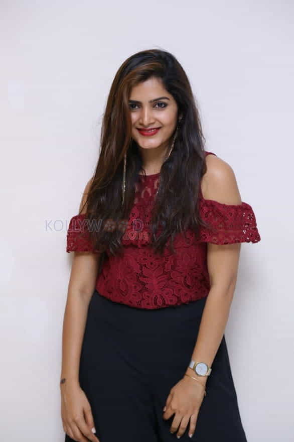 Actress Pavani Gangireddy New Photos