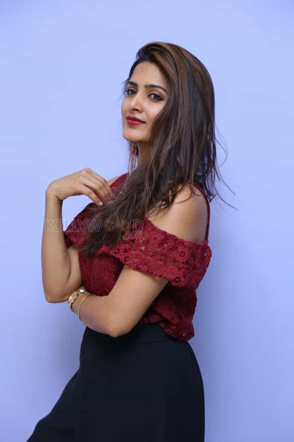 Actress Pavani Gangireddy New Photos