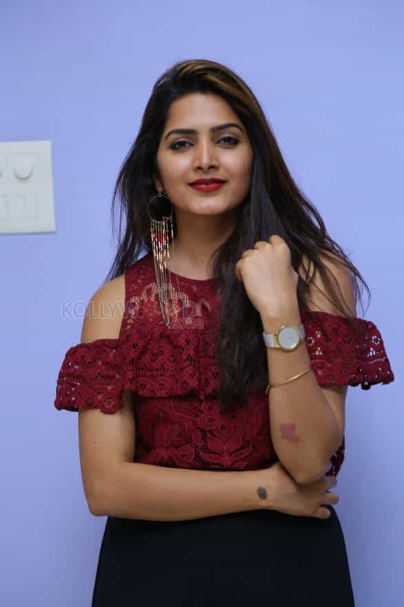 Actress Pavani Gangireddy New Photos