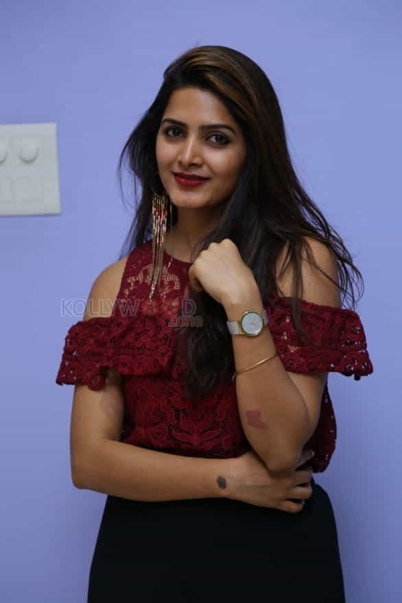 Actress Pavani Gangireddy New Photos