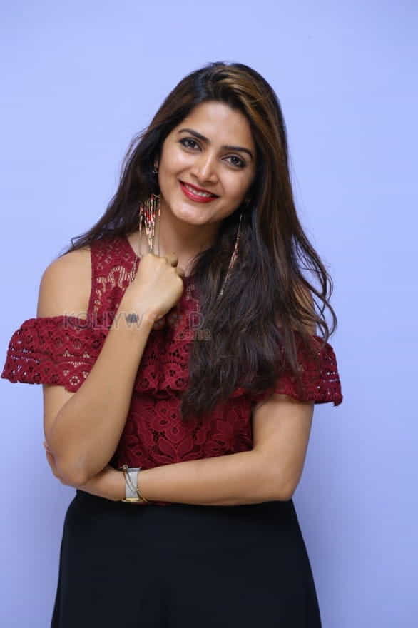 Actress Pavani Gangireddy New Photos