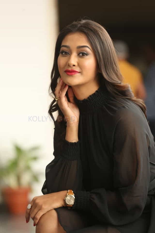 Actress Pooja Jhaveri At Kitty Party First Look Launch Photos