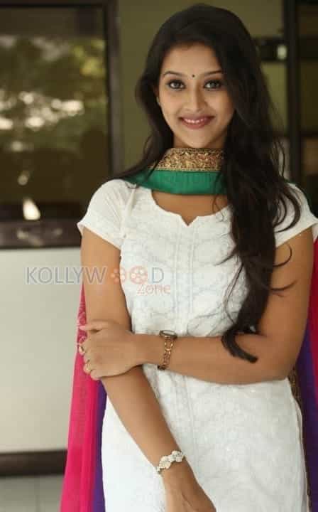 Actress Pooja Jhaveri Pictures