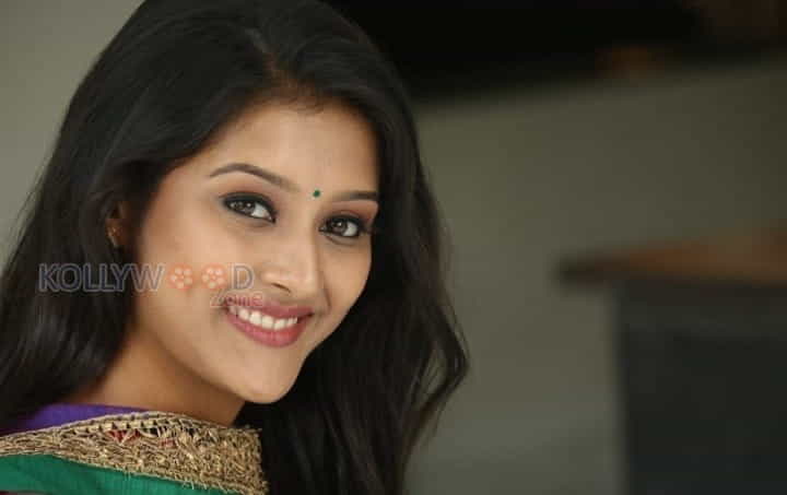 Actress Pooja Jhaveri Pictures