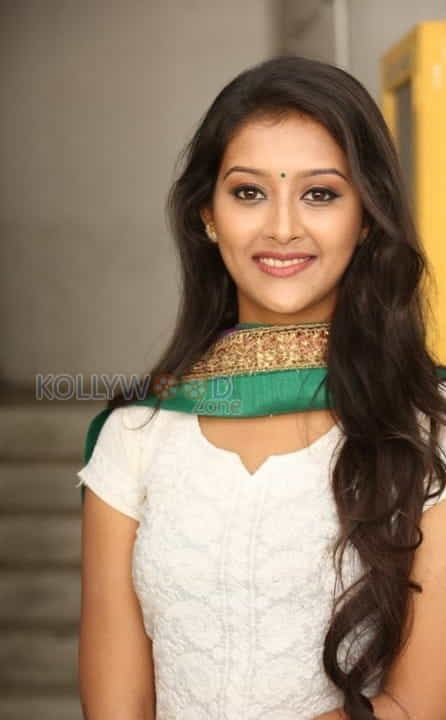 Actress Pooja Jhaveri Pictures