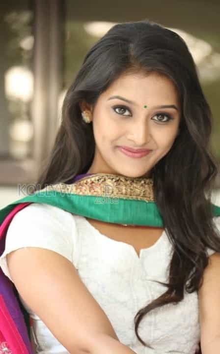 Actress Pooja Jhaveri Pictures