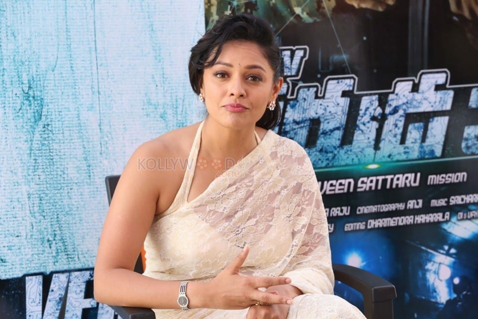 Actress Pooja Kumar Interview Photos