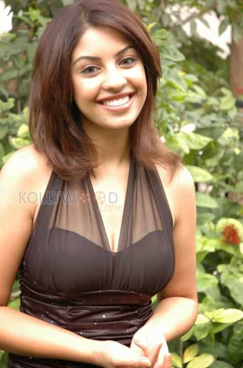 Actress Richa Gangopadhyay Hot Spicy Photos