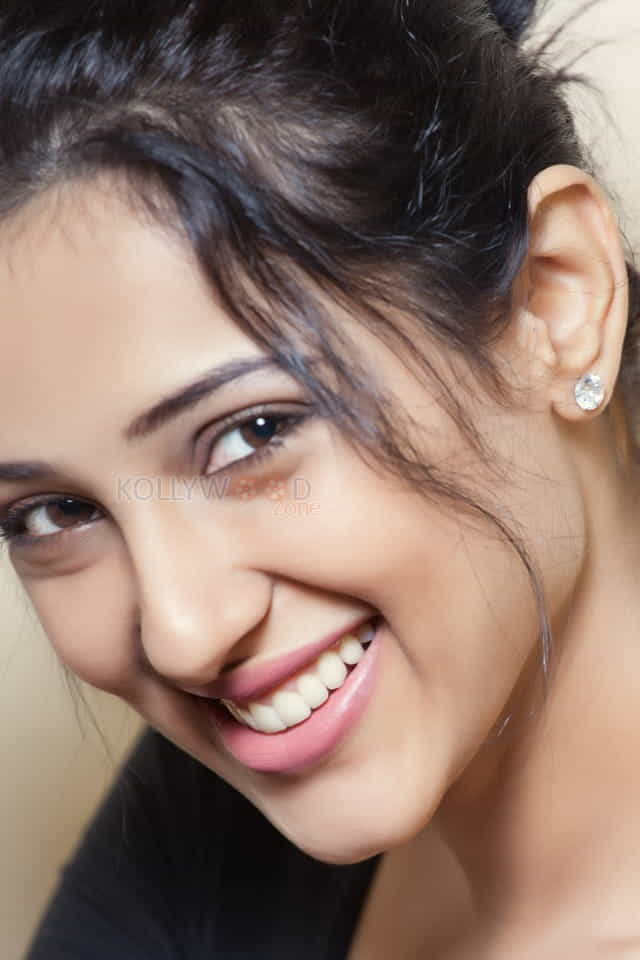 Actress Riya Suman Photoshoot Pictures