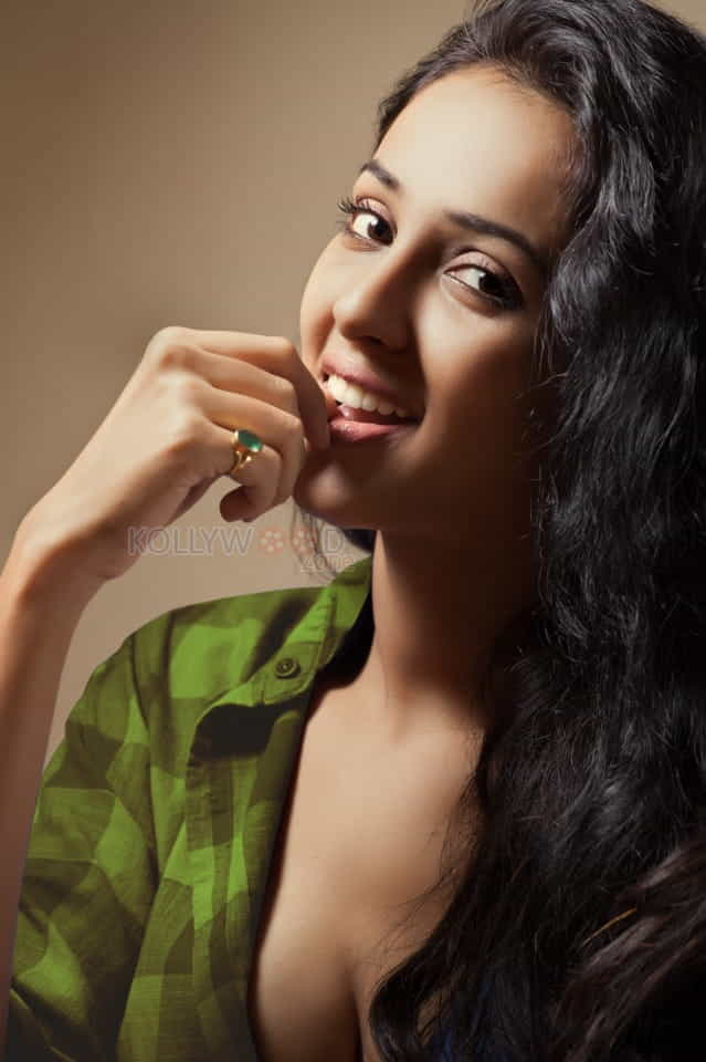 Actress Riya Suman Photoshoot Pictures