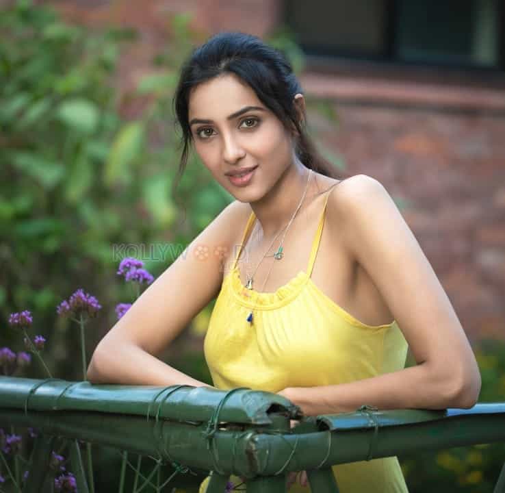 Actress Riya Suman Photoshoot Stills