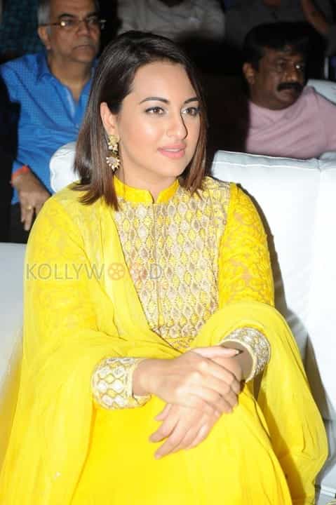 Actress Sonakshi Sinha At Lingaa Promot Event Pictures