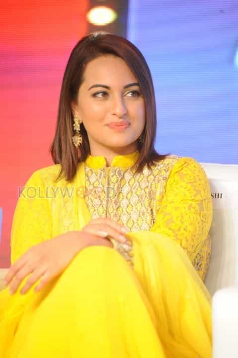 Actress Sonakshi Sinha At Lingaa Promot Event Pictures