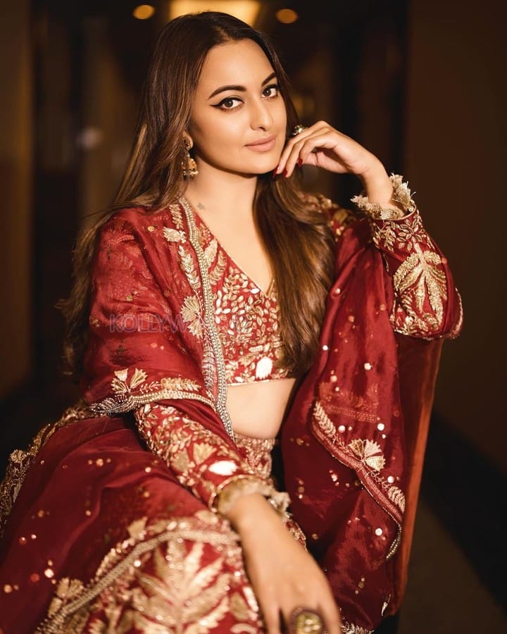 Actress Sonakshi Sinha in a Gold Embroidered Pink Payal Singhal Ethnic Suit for Eid Photos 03