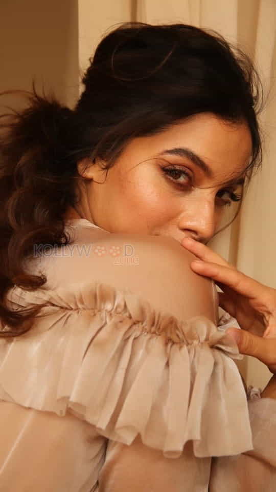 Actress Tanya Hope Sultry Hot Photos