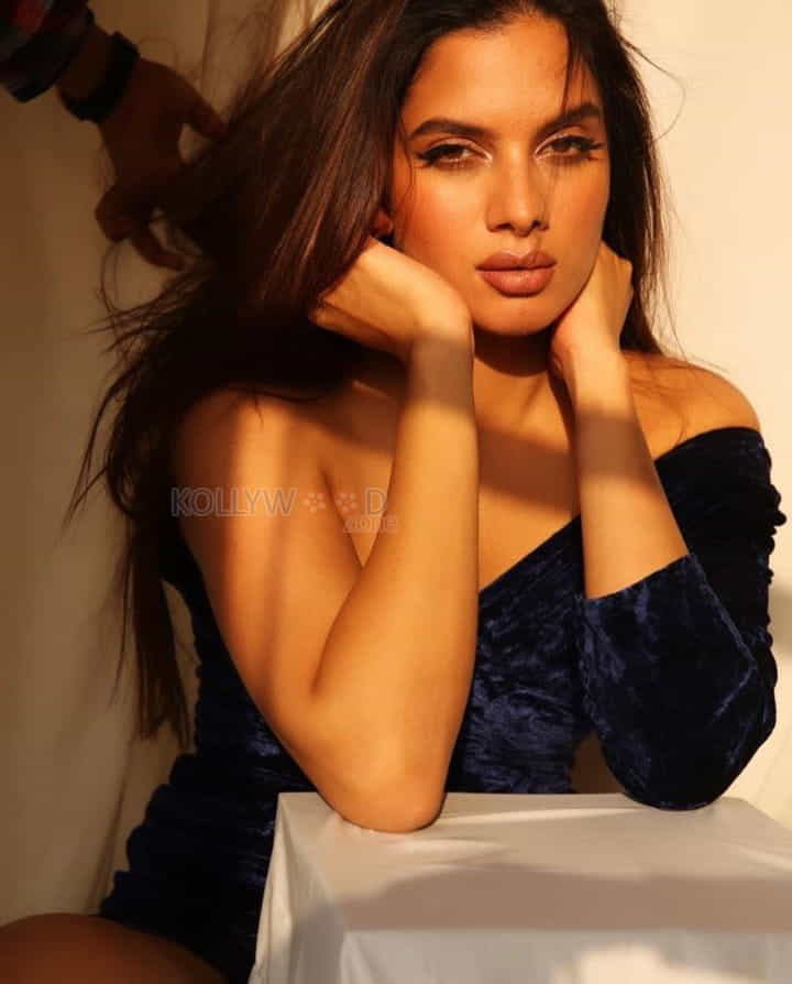 Actress Tanya Hope Sultry Hot Photos