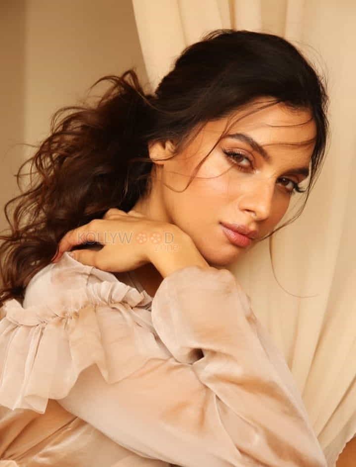 Actress Tanya Hope Sultry Hot Photos