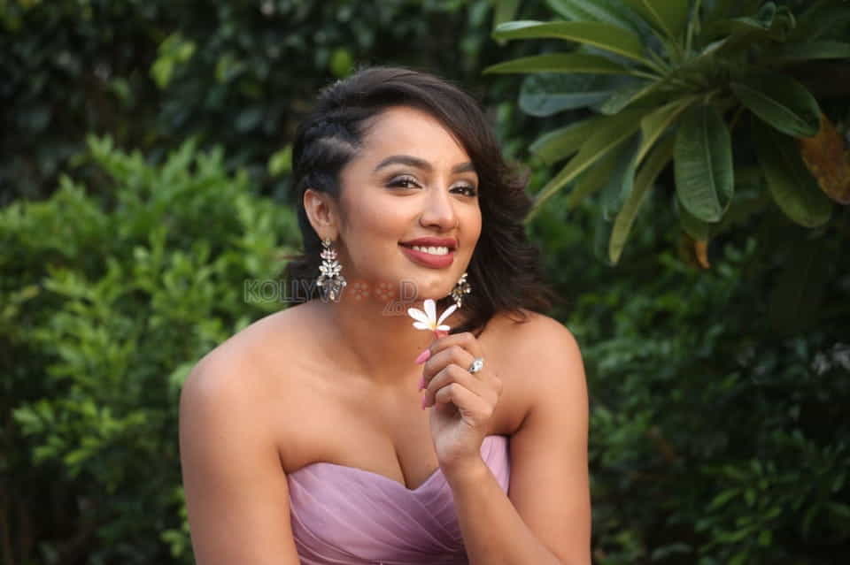 Actress Tejaswi Madivada At Beautyland In Jrc Convention Centre Photos