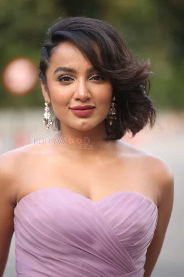 Actress Tejaswi Madivada At Beautyland In Jrc Convention Centre Photos