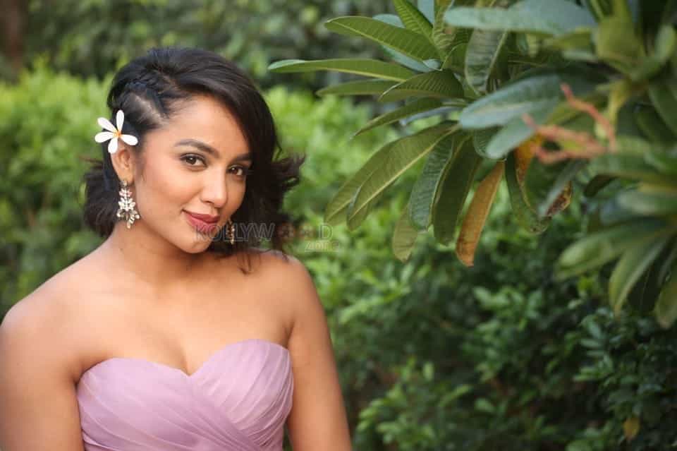 Actress Tejaswi Madivada At Beautyland In Jrc Convention Centre Photos