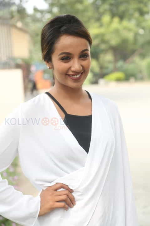 Actress Tejaswi Madivada Sexy Pictures