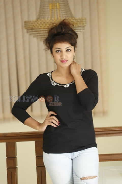 Actress Tejaswi New Photos